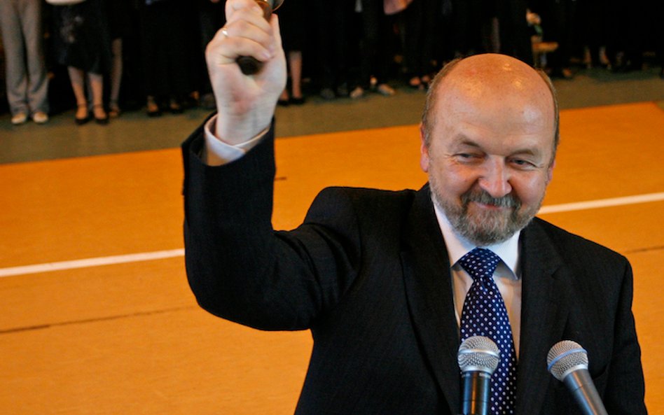 Ryszard Legutko: Propozycja Sikorskiego jest niemądra, szkodliwa, żałosna