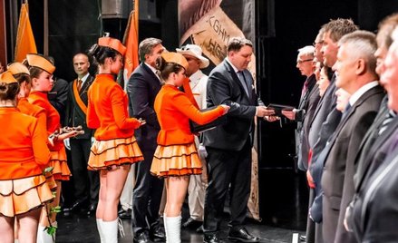 Pracownicy KGHM dostali medale i honorowe odznaki