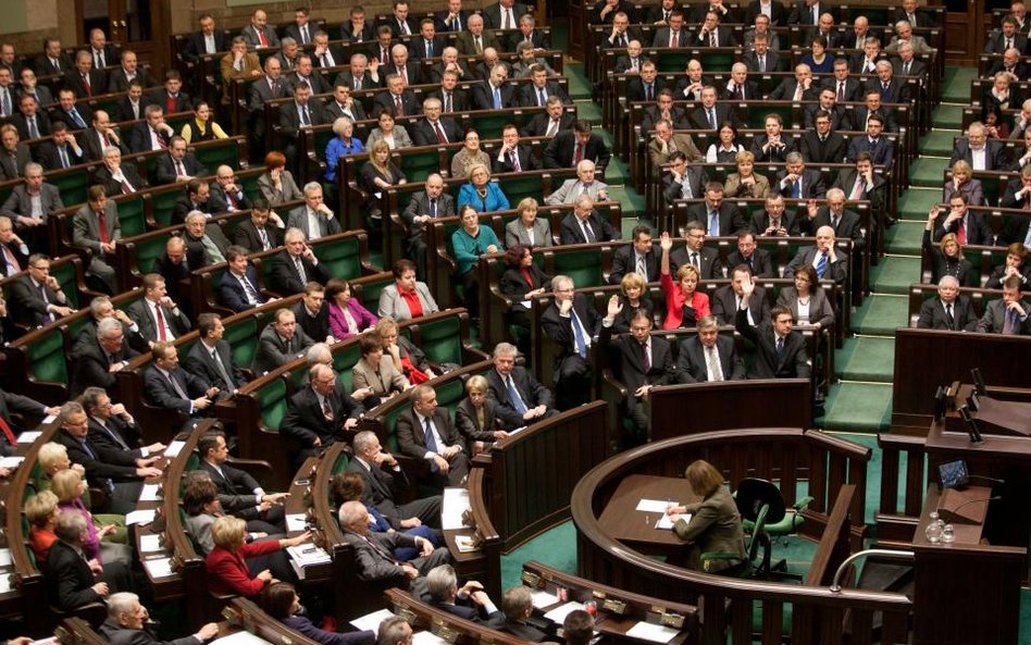 Głosowanie nad budżetem na 2014r. "Panie premierze, szczury uciekają. Ostał ci się tylko Szczurek"