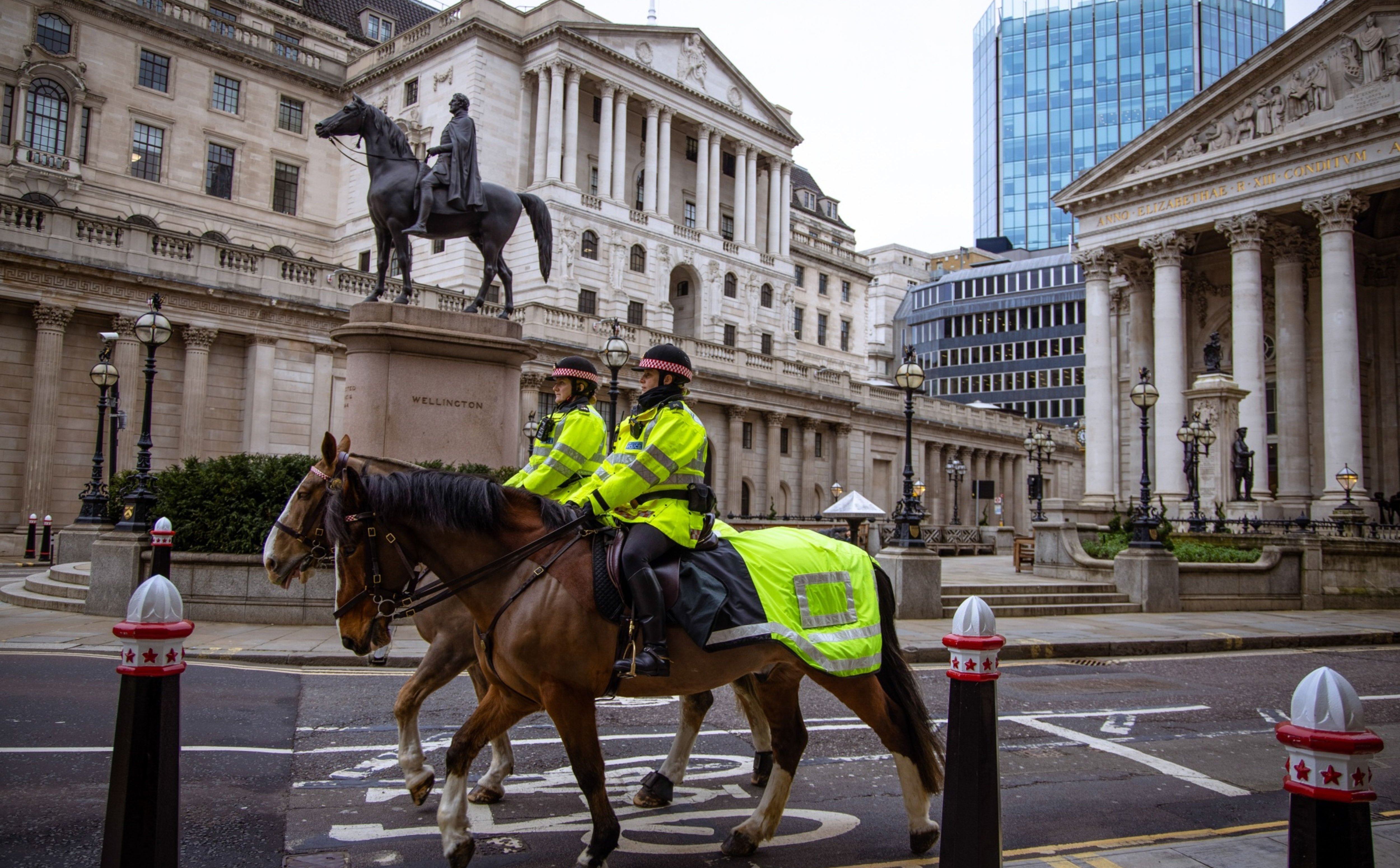 Bank Anglii obciął główną stopę do 4 procent