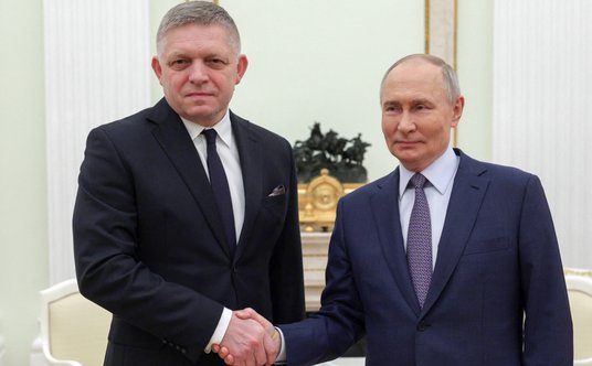Prezydent Rosji Władimir Putin i premier Słowacji Robert Fico podczas spotkania na Kremlu 20 grudnia