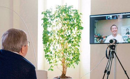 Peng Shuai w niedzielę rozmawiała z szefem MKOl Thomasem Bachem