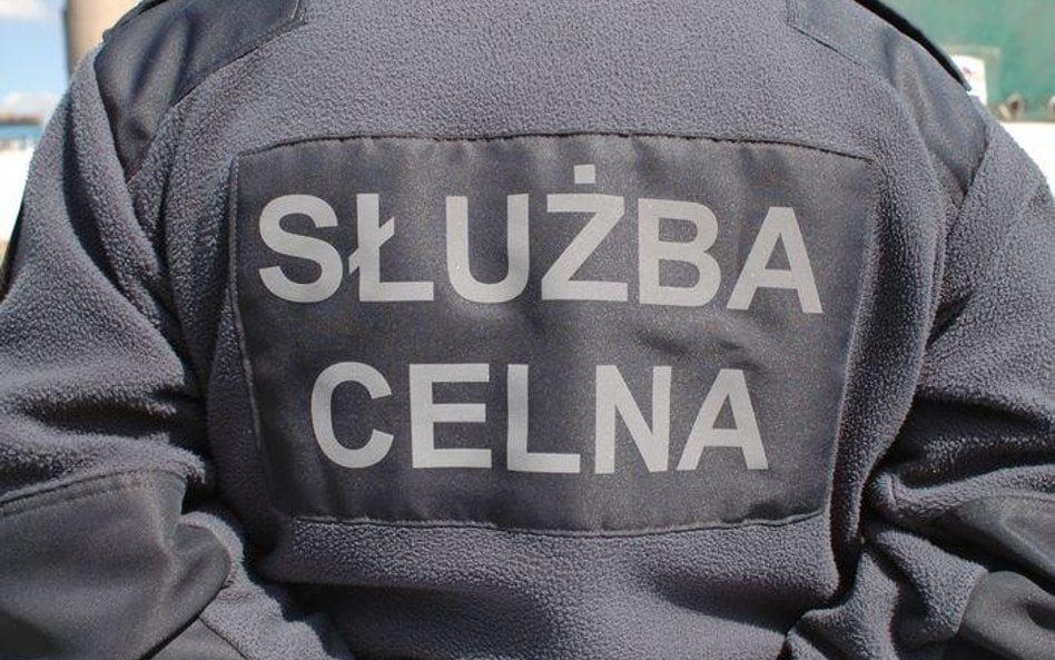 Emerytury: od stycznia 2018 celnik będzie traktowany jak policjant