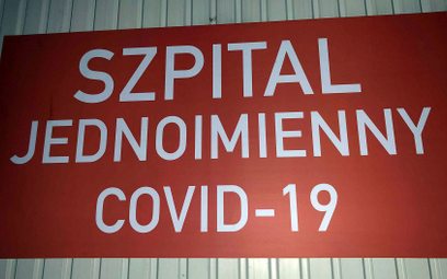 Koronawirus w Polsce. Mniej zakażonych pacjentów w szpitalach. Pierwszy tak długi spadek