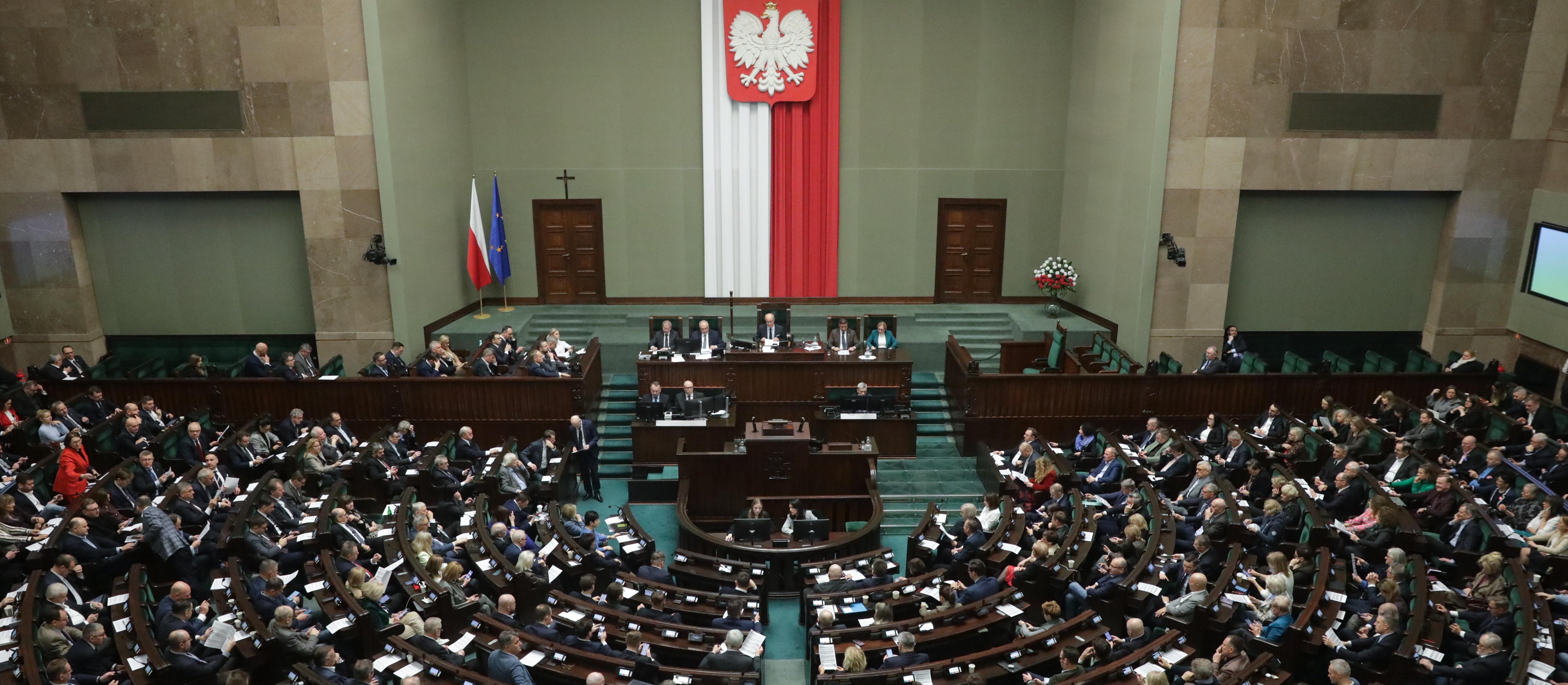 SAFE przyjęty przez Sejm. Co zrobi prezydent?