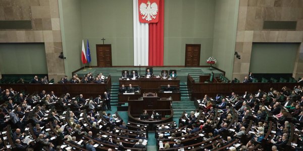 SAFE przyjęty przez sejm. Co zrobi prezydent?