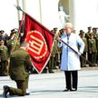 Prezydent Dalia Grybauskaite i dowódca sił zbrojnych Litwy Vytautas Žukas, rok temu w Wilnie