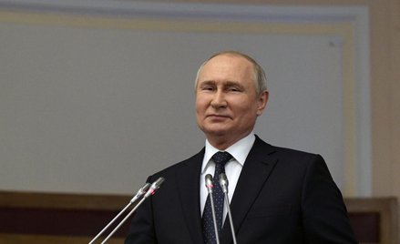 Putin do Macrona: Zachód ignoruje zbrodnie wojenne Ukrainy