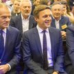 Leszek Jażdżewski w Auditorium Maximum. Obok Donald Tusk i Władysław Kosiniak-Kamysz.