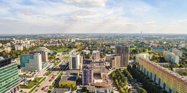 Słynne pole w środku osiedla sprzedane. Powstaną na nim bloki