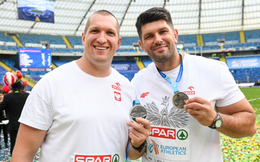 Mistrz olimpijski w rzucie młotem (z lewej) na Stadionie Śląskim nie zawiódł drużyny i wygrał swoją 