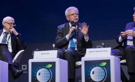 Samorządowcy podczas debaty wskazywali m.in., że to na władzy lokalnej ciąży odpowiedzialność za roz