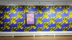 Instalacja „Cow Wallpaper” w centrum Pałacu Sztuki w Krakowie