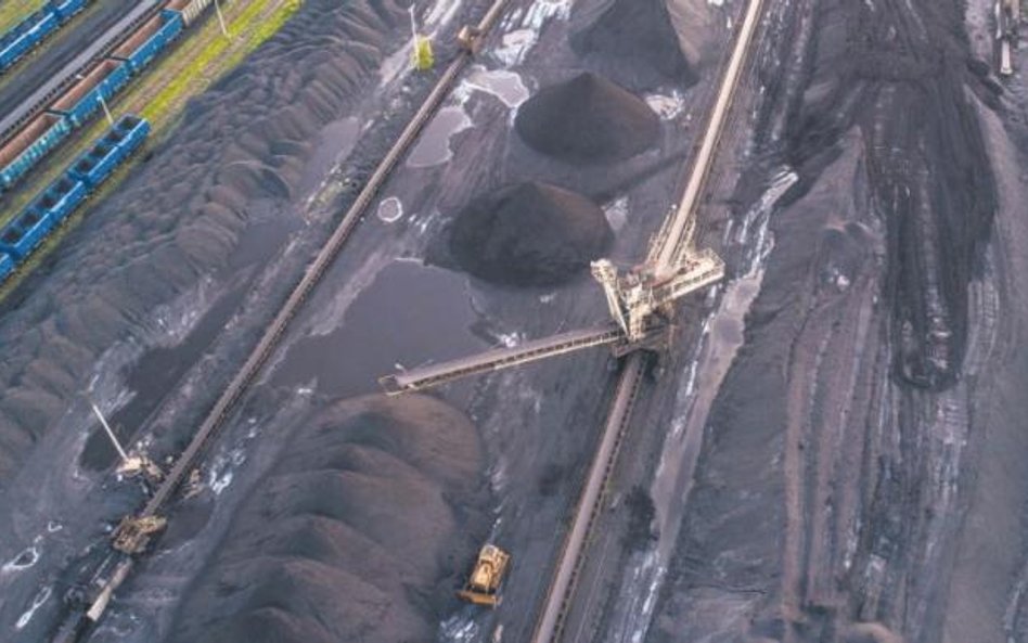 Dalszy spadek zapotrzebowania na energię z węgla pogłębi nadpodaż tego surowca na polskim rynku.