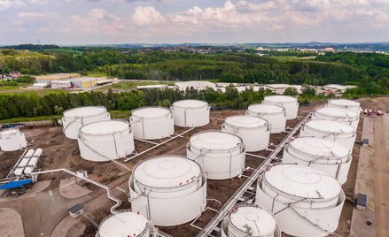 Przedsiębiorcy rozpoczynający działalność na rynku paliw będą zobligowani do tworzenia zapasów obowi