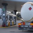 Wprowadzenie w Polsce podatku od nadzwyczajnych zysków firm paliwowych wzbudziło niedawno wiele emoc