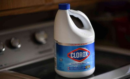 Sondaż: 98 proc. Amerykanów nie wstrzyknie sobie wybielacza