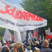 Przed Ministerstwem Aktywów Państwowych odbywa się protest pracowników Poczty Polskiej