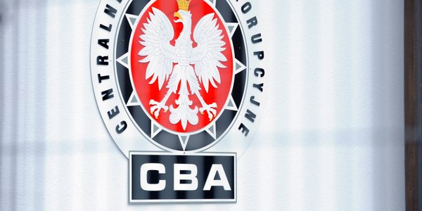 Nieoficjalnie: Polski ambasador we Francji, znany polityk PiS i bankowiec zatrzymani przez CBA