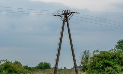Zapadł wyrok, który otwiera drogę do odszkodowań za stare słupy