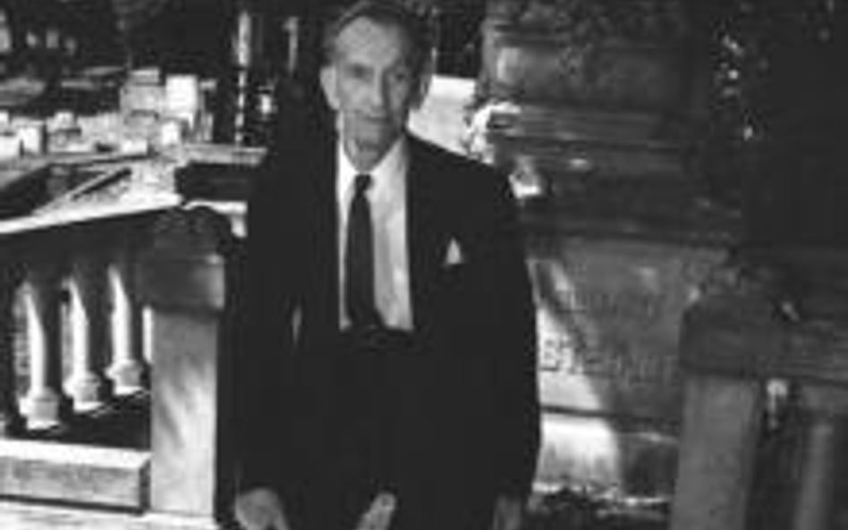 an Karski na Cmentarzy Żydowskim w Łodzi. Fot. PAP/CAF/C. Pecold