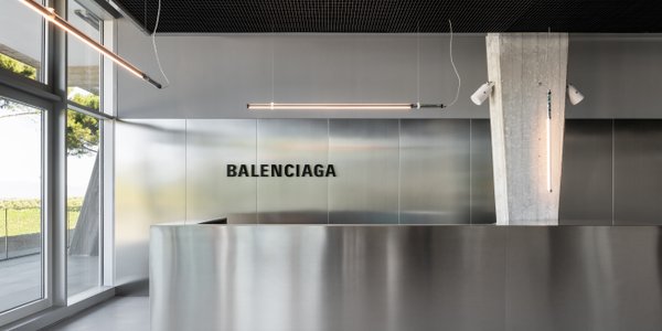 Nowa siedziba Balenciagi. Opuszczona fabryka w Toskanii zyskała nowe życie