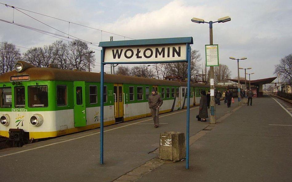 Wołomin: wykolejony pociąg, utrudnienia w ruchu