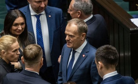 Donald Tusk z posłami KO