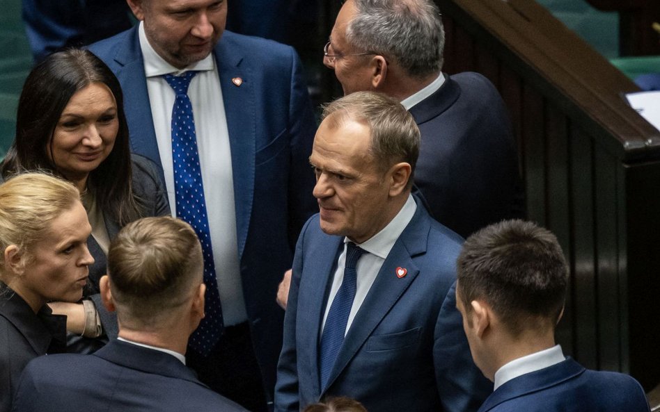 Donald Tusk z posłami KO