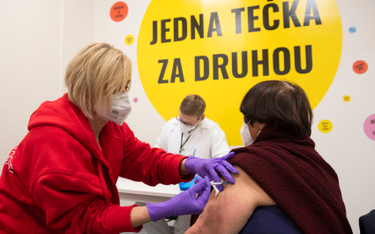 Czechy. Obowiązkowe szczepienia dla seniorów 60+ i grup zawodowych