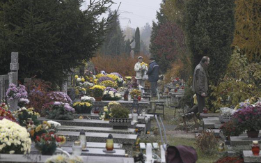 Gmina odliczy VAT od wydatków na cmentarz