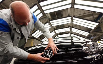 Volkswagen podnosi premie dla pracowników. 4100 euro dla każdego