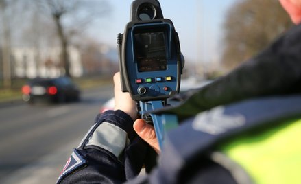 Zarabiasz powyżej 7 tys. zł, częściej płacisz mandat