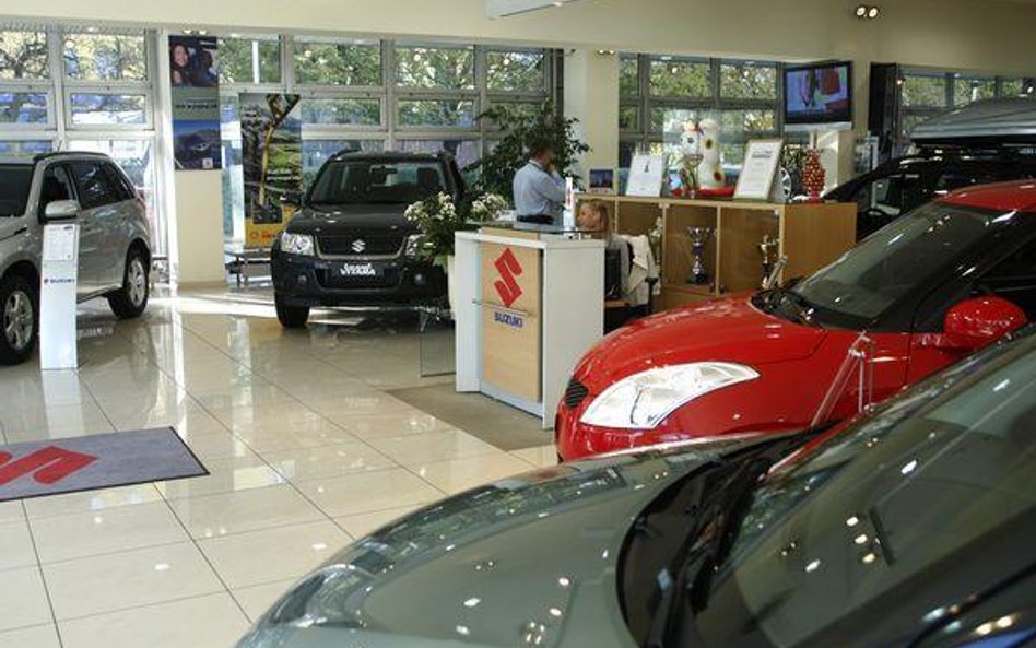 Spadek sprzedaży samochodów uderza w budżet państwa