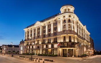 Budynek przy Krakowskim Przedmieściu powitał pierwszego gościa 19 listopada 1901 roku.