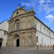 Tradycja mówi, że klasztor na Świętym Krzyżu ufundował Bolesław Chrobry w 1006 r. Historyczną jest d