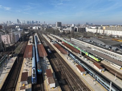 Siedem peronów na stacji Warszawa Wschodnia zostanie zmodernizowanych i zadaszonych