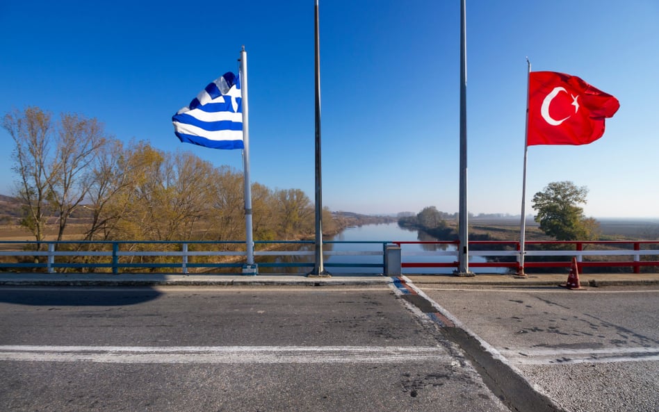 Granica grecko-turecka na moście nad rzeką Evros