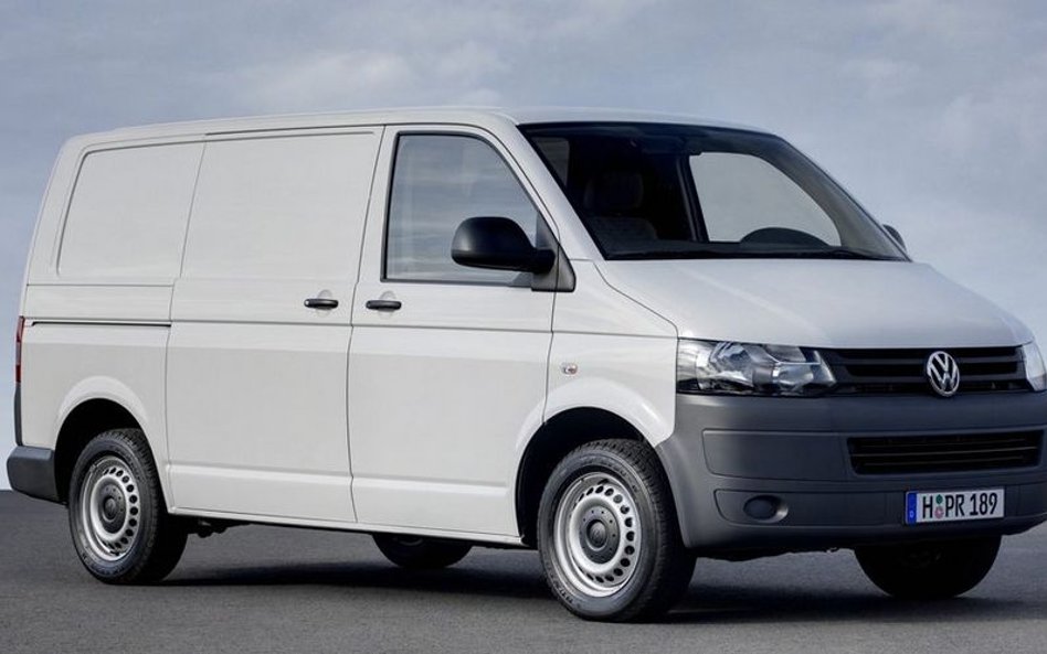 W segmencie aut dostawczych prym wiedzie produkowany od lat Volkswagen Transporter. Tym razem w piąt