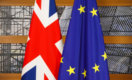 The Guardian: Spada migracja z UE na Wyspy