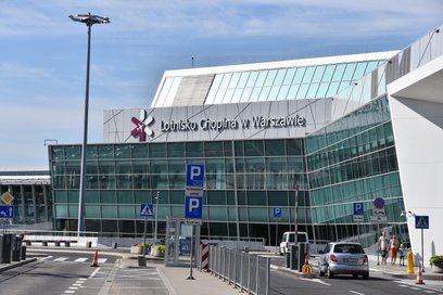 Lotnisko Chopina w Warszawie (Okęcie): Jak dojechać? Gdzie zaparkować? Ceny parkingów