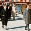Richard Nixon w towarzystwie premiera Zhou Enlaia wizytuje chińskie wojsko, luty 1972 r.