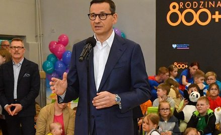Dodatki na dzieci z programu Rodzina+ będą wynosić 800 zł – obiecuje premier Morawiecki PAP / Piotr 