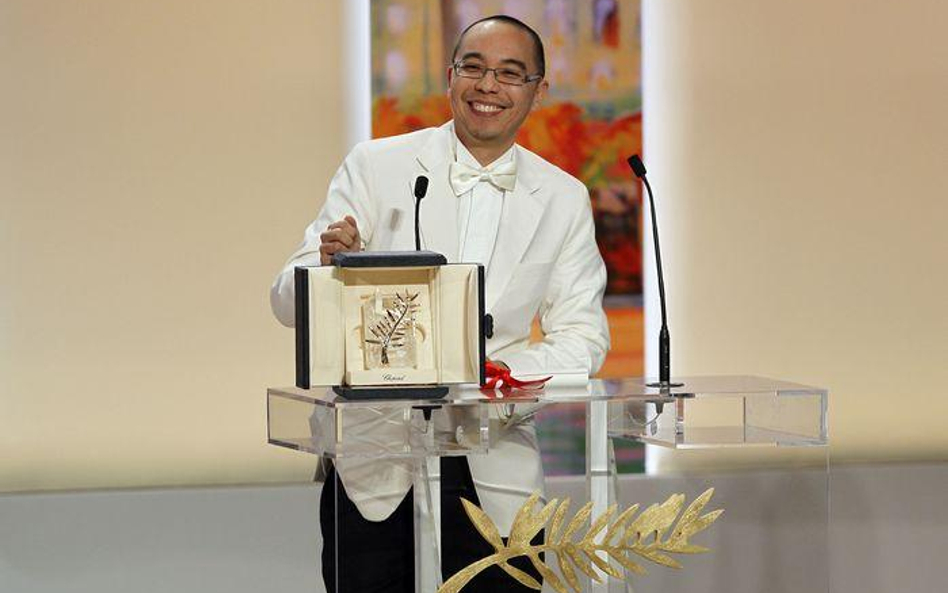 Apichatpong Weerasethakul reżyser filmu "Uncle Boonmee who can recall his past lives" odbiera Złotą 