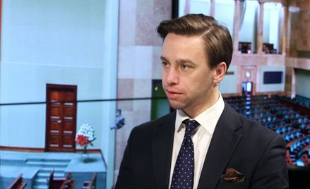 Bosak: Morawiecki kłamie, Duda jak narodowiec. Panika w PiS