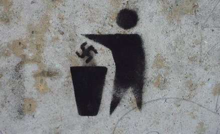 Ściganie totalitarnych symboli ograniczone