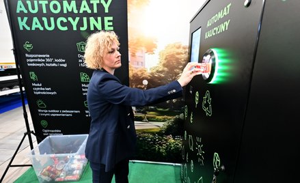 Automaty kaucyjne prezentowane podcza XXIV Targów Ochrony Środowiska i Gospodarki Odpadami Ekotech n