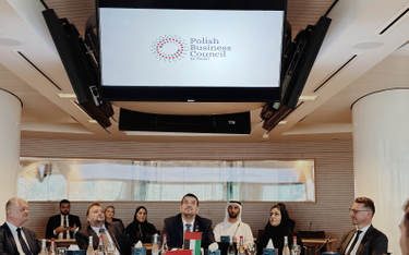 Otwarcie Polskiej Rady Biznesu w Dubaju obejmowało prezentację loga nowo powstałej organizacji.