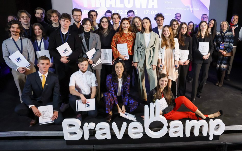 Uczestnicy gali finałowej zeszłorocznego BraveCampu