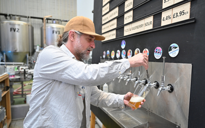Pracownicy londyńskiego browaru Pressure Drop Brewery też biorą udział w programie